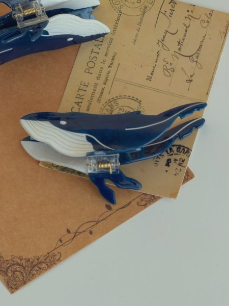 مشبك شعر شكل حوت